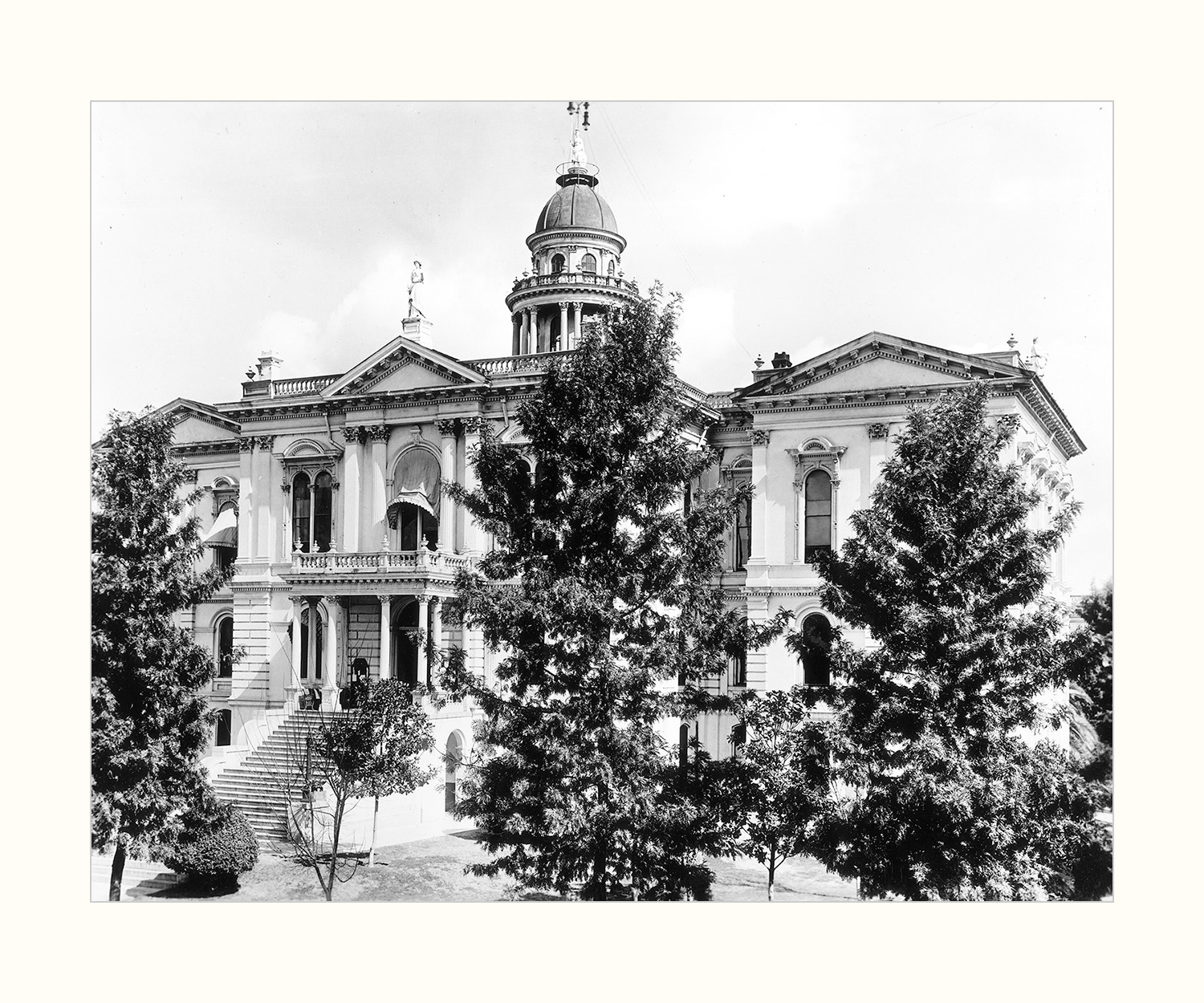 California County Courthouses: Tulare